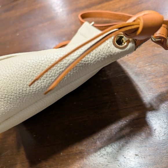 Valentina Cream and Tan Crossbody Bag with Textured Finish - Picture 5 of 10